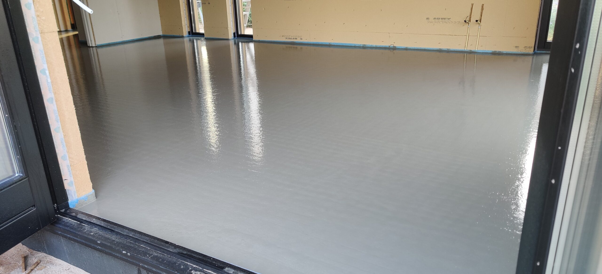 24 jun 2026 cementdekvloer aangebracht